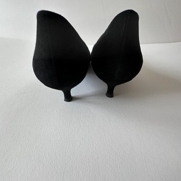 Stuart Weitzman Size 11.5 Black Suede Kitten Heel Pumps - Picture 3 of 9